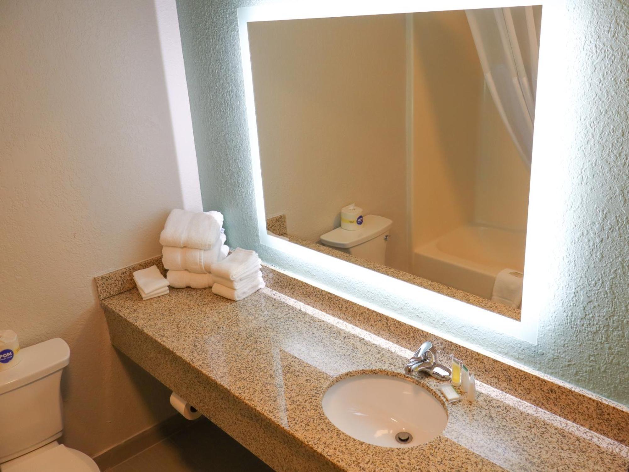 Travelodge By Wyndham Rapid City - Black Hills Екстер'єр фото